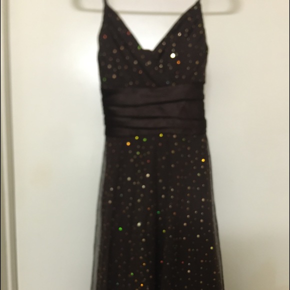 Formal dress - Picture 3 of 3